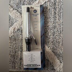 Curling Iron - Black and Silver